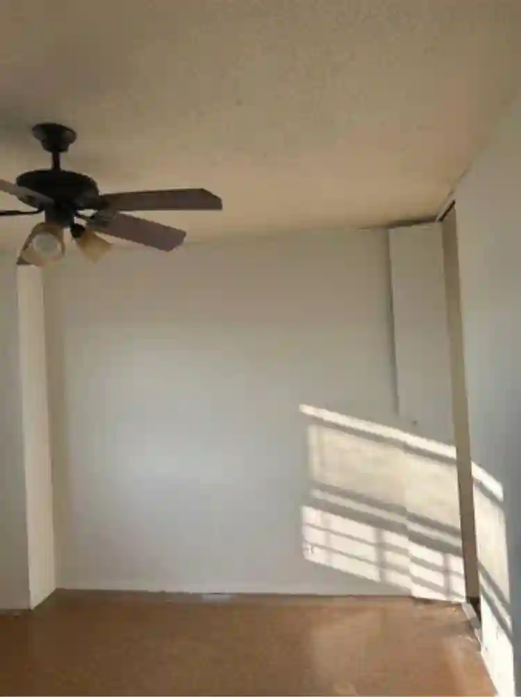 Large room for rent