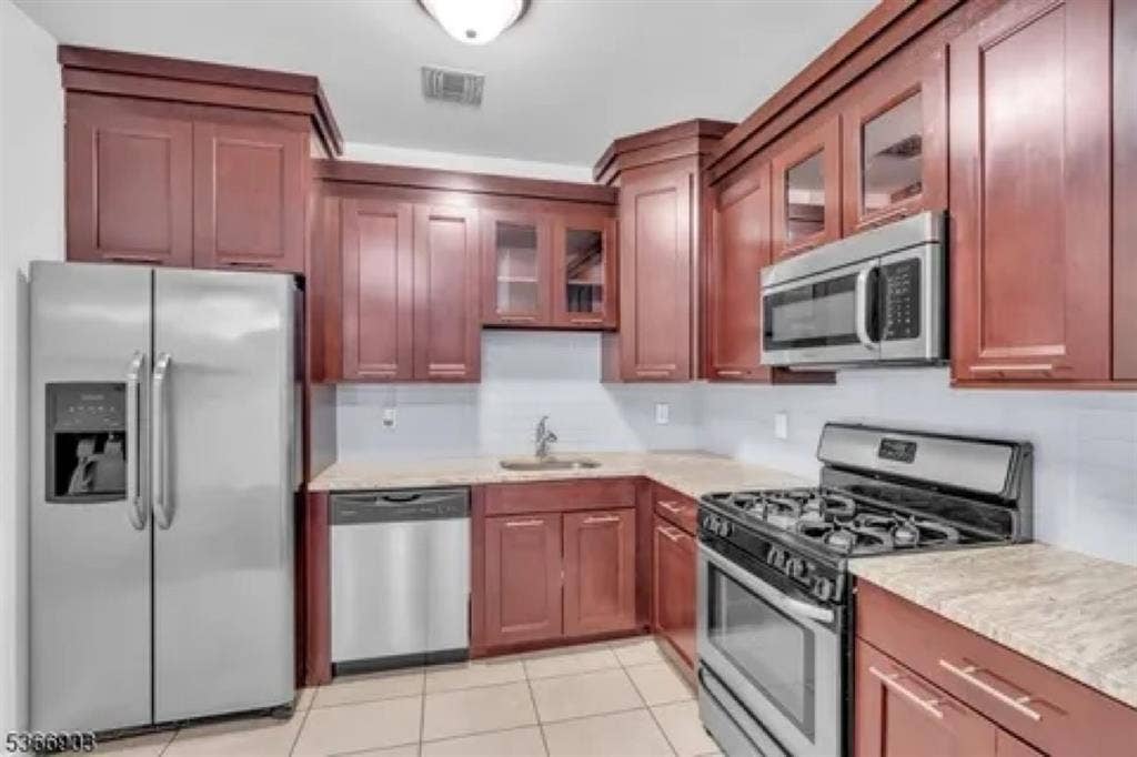 Looking for roommate!