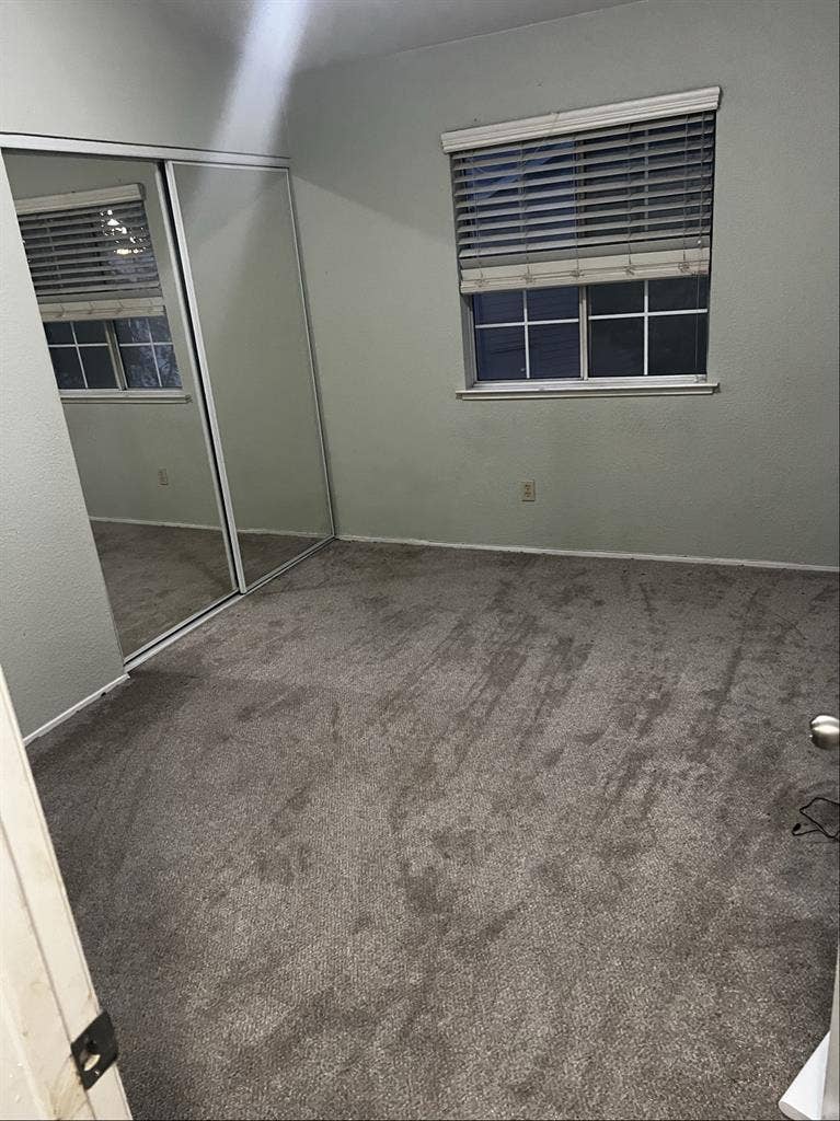 Room Available In Nice Complex