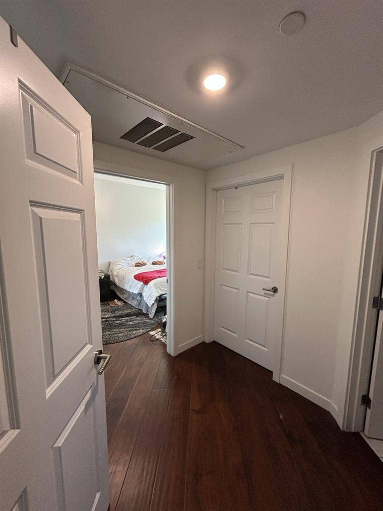 $1400 Hollywood Home