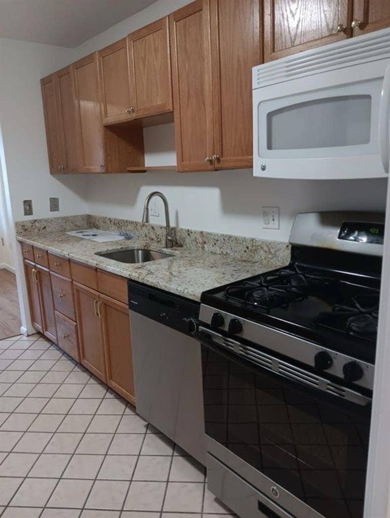 BASEMENT APARTMENT FOR RENT!