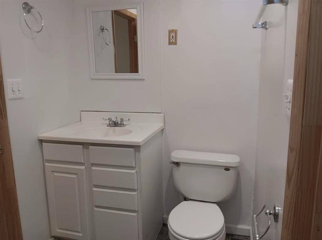 BASEMENT APARTMENT FOR RENT!