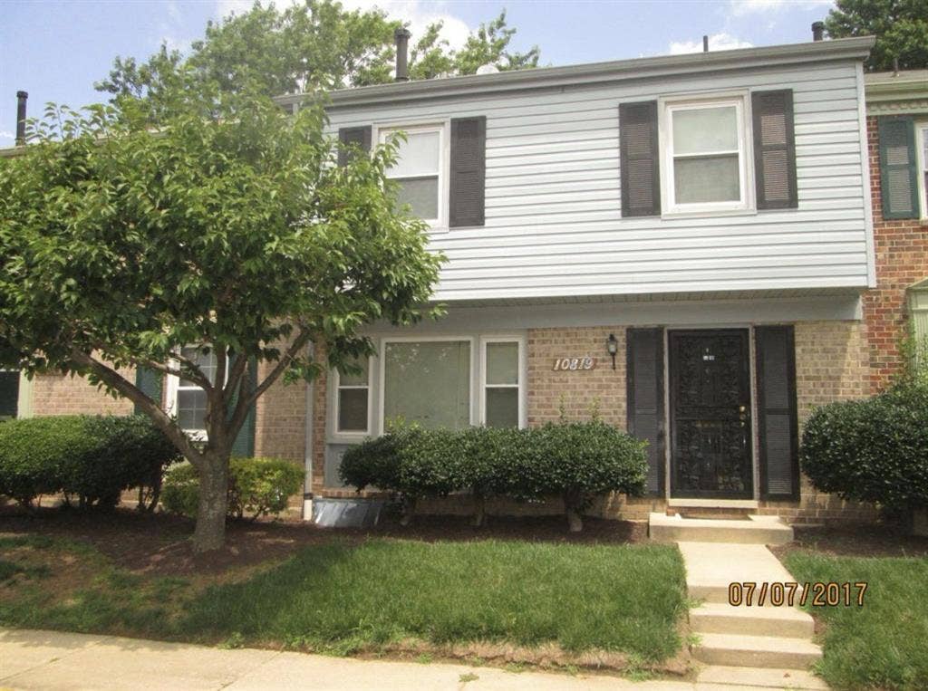 BASEMENT APARTMENT FOR RENT!
