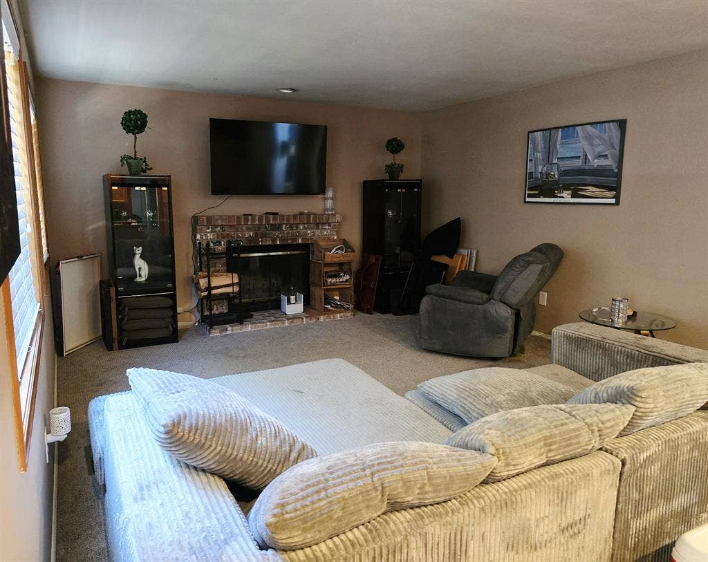 Private Room Available Now!