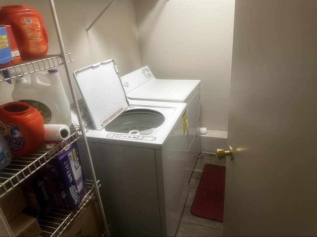 Looking for roommate