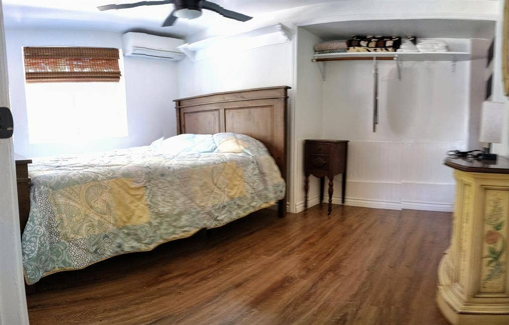 Comfortable 2-Bedroom Retreat