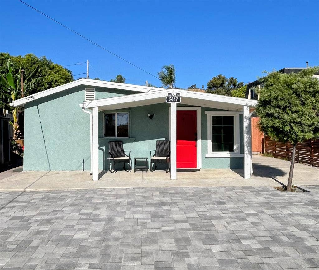 Comfortable 2-Bedroom Retreat