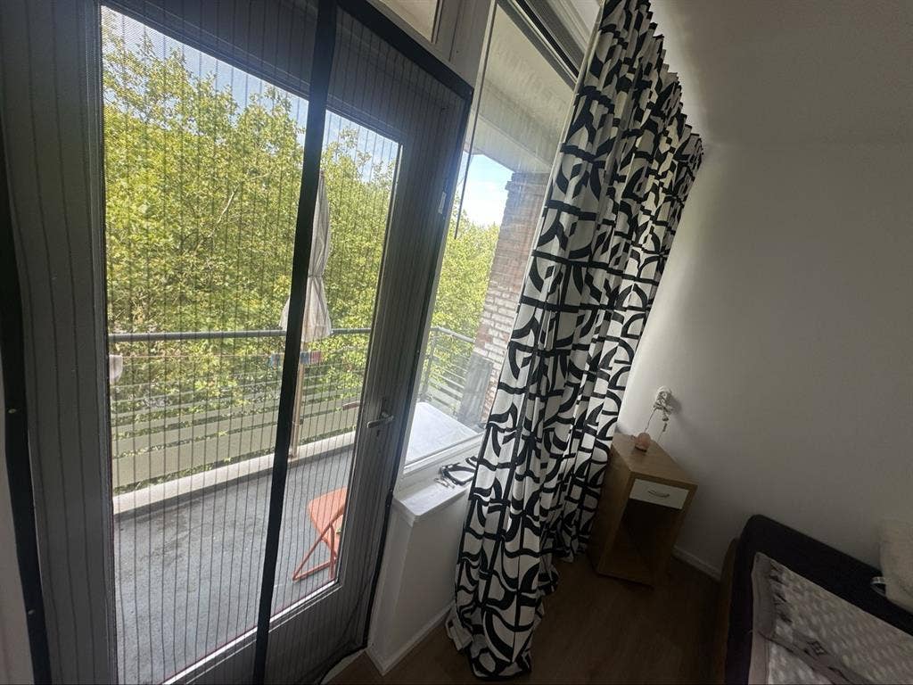 Quiet room for rent, €600