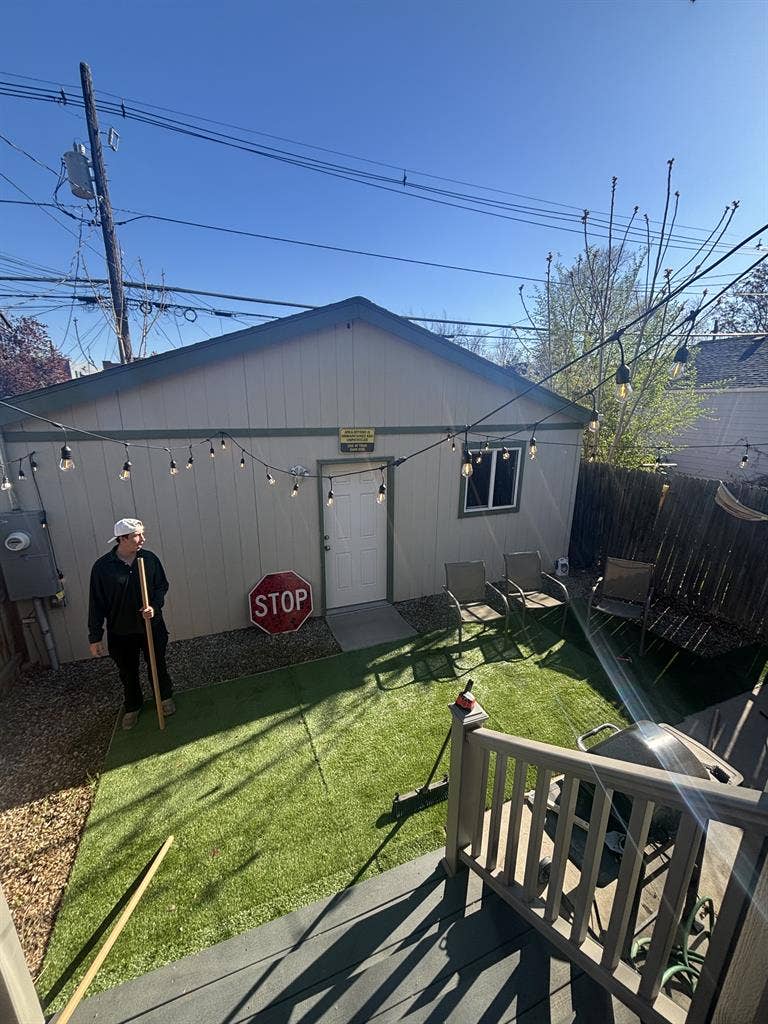 Friends -Two Rooms Available Sep 1