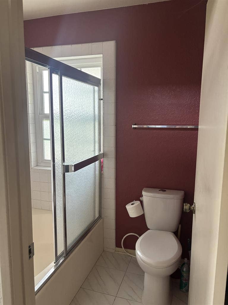 Master Bedroom w/ Private Bathroom