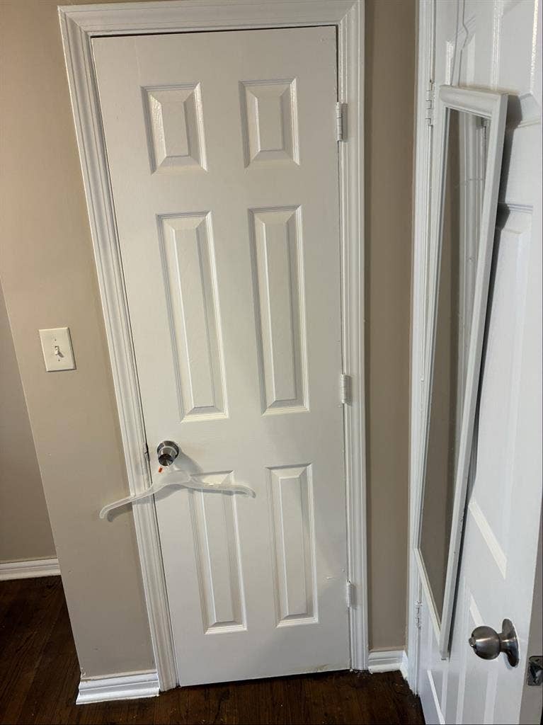 Looking for a roomate