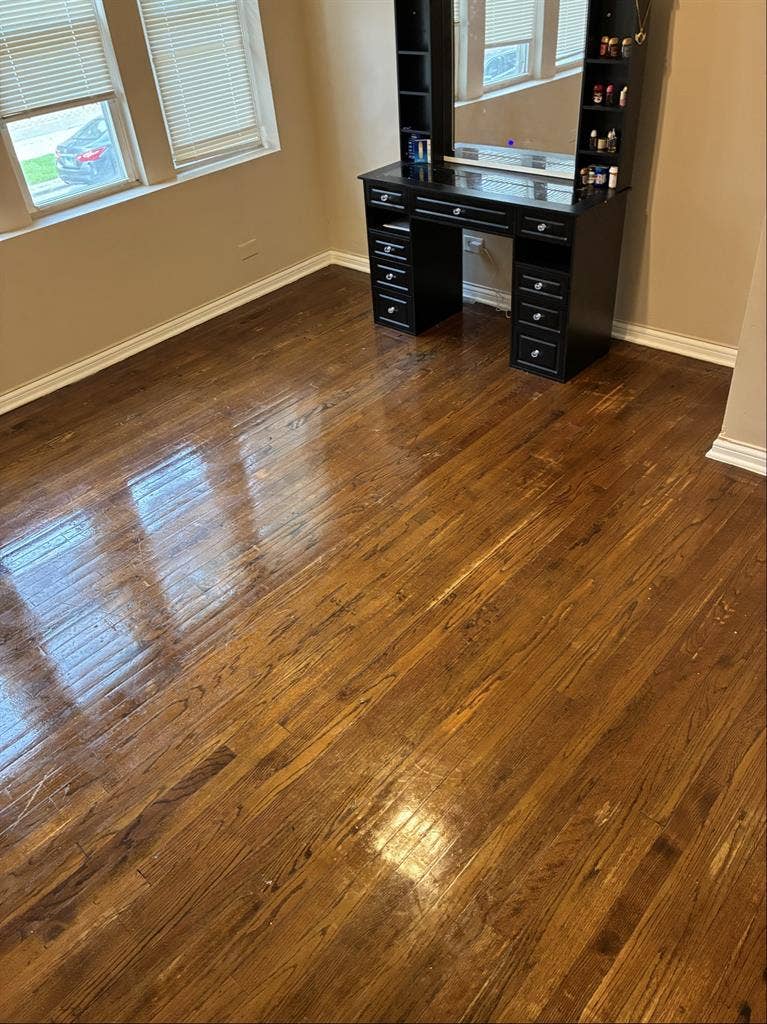 Looking for a roomate