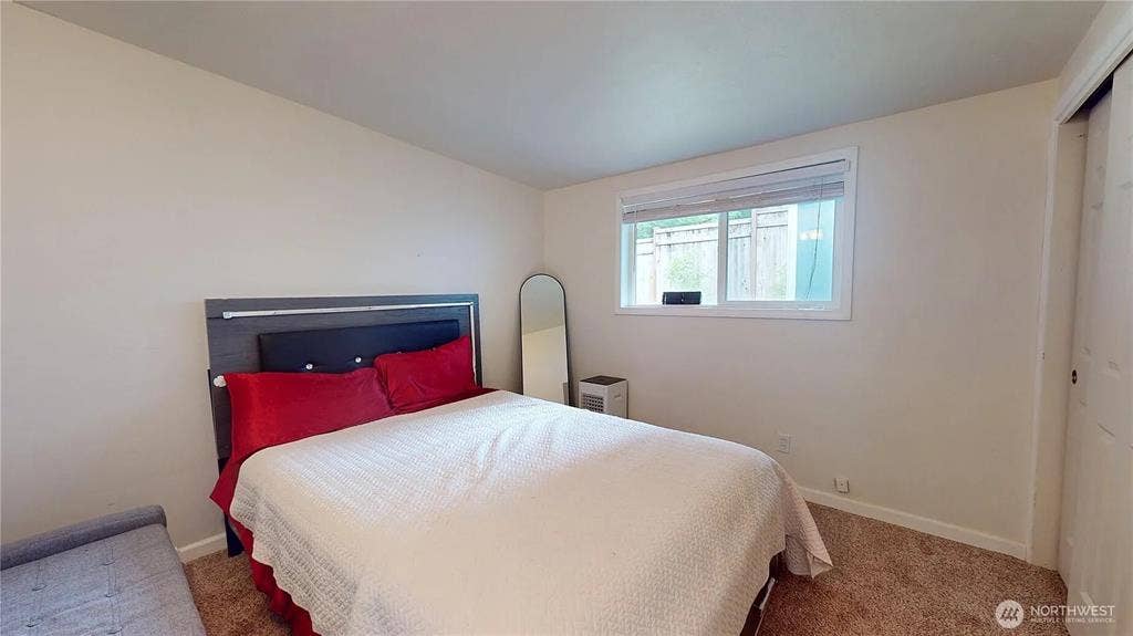 Two Female or LBGTQ+ Male Roommates