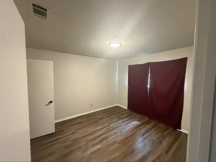 Room for rent Lake Dallas