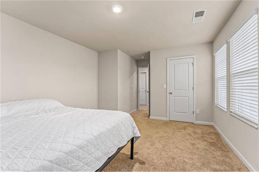 FURNISHED ROOM FOR RENT