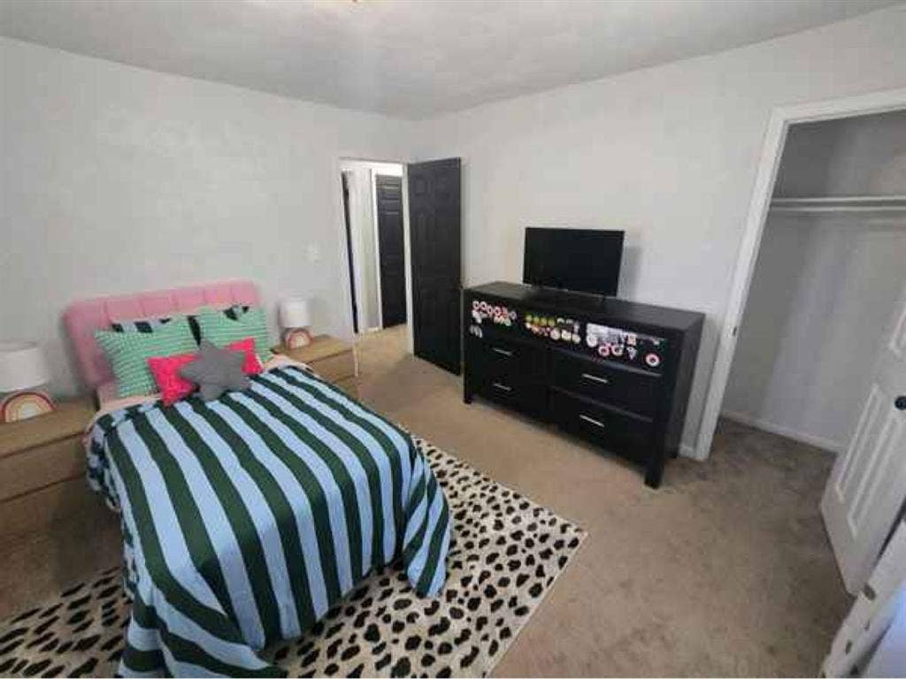 Single Family Home Rooms for Rent