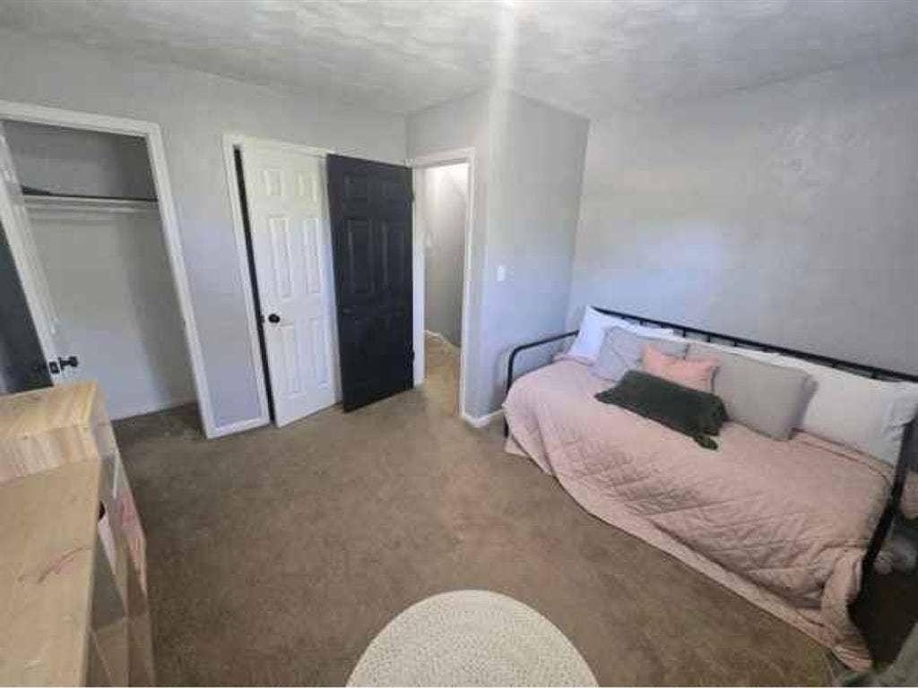 Single Family Home Rooms for Rent