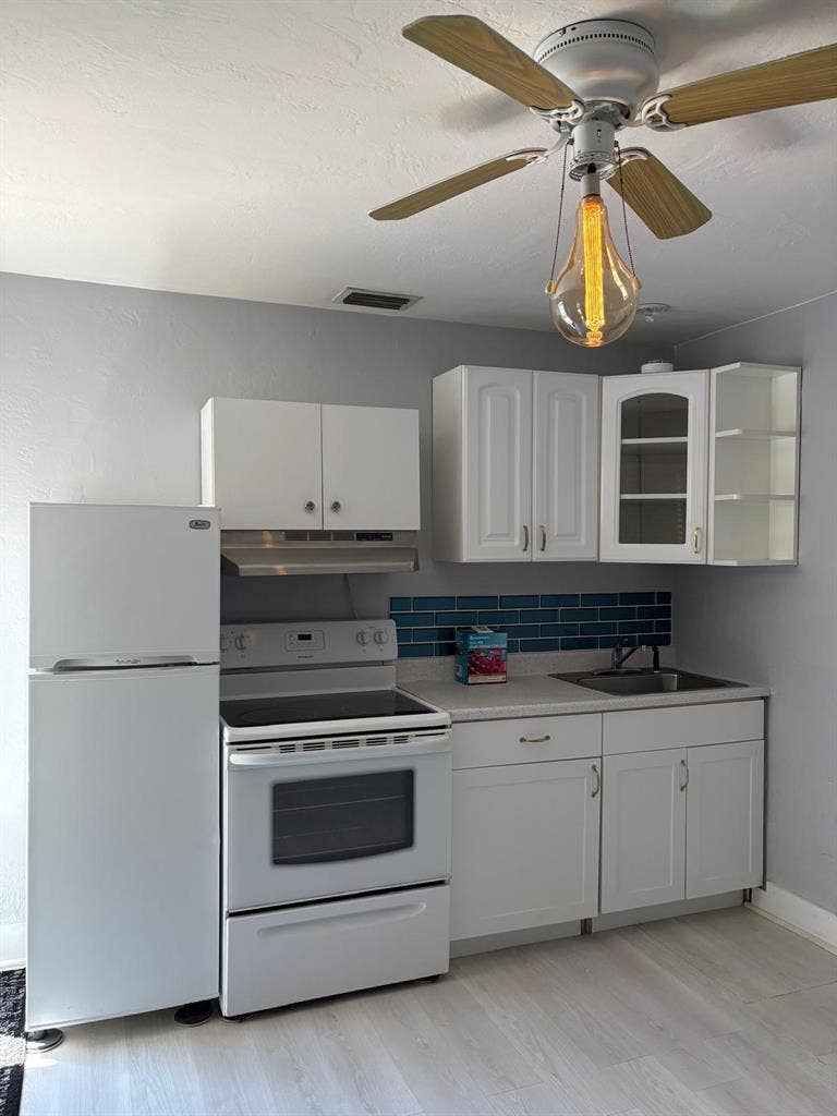 Private Furnished Efficiency