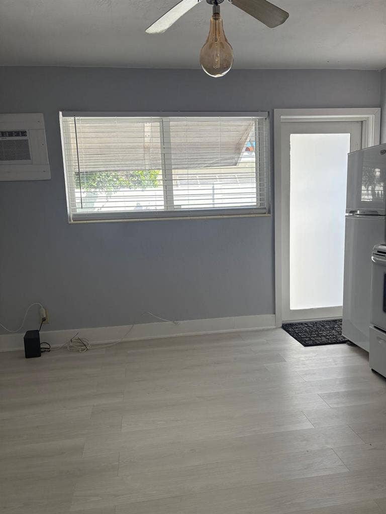 Private Furnished Efficiency