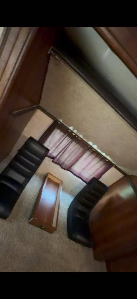 Fully furnish 2 bed 1 bath with TV