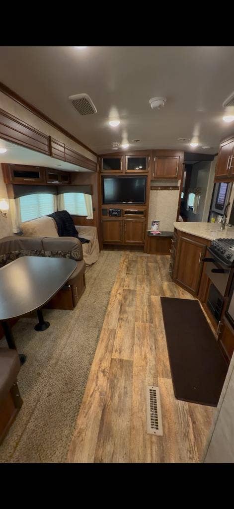Fully furnish 2 bed 1 bath with TV