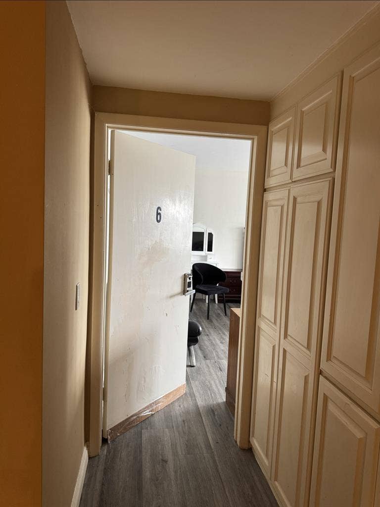 Master room for rent