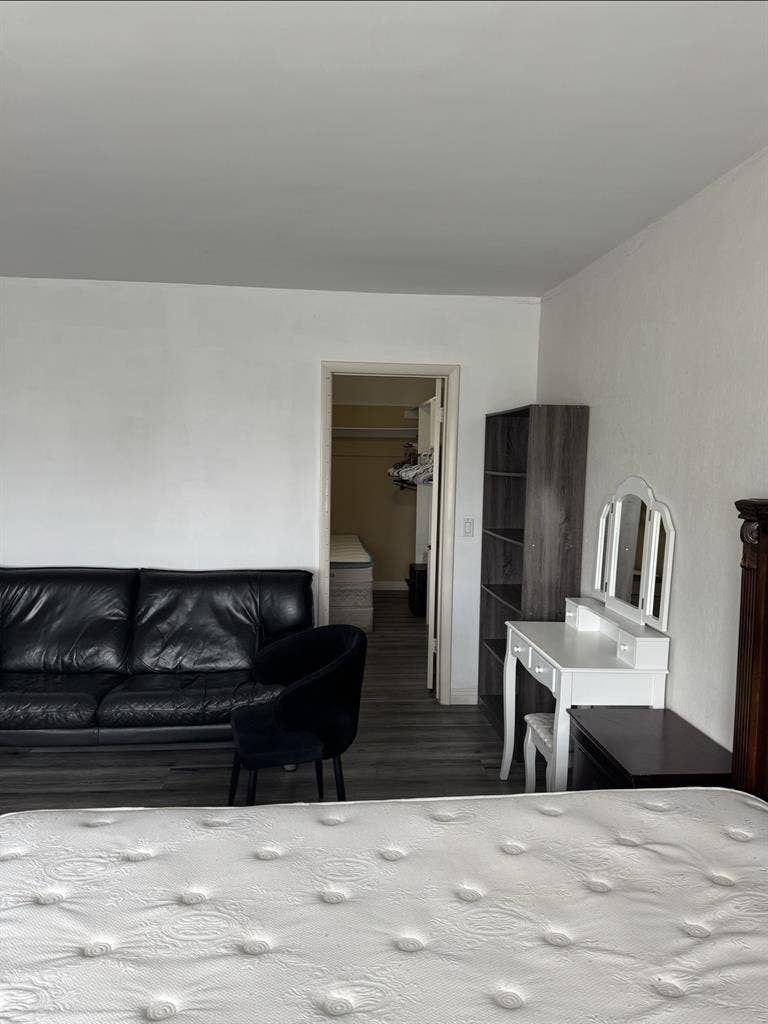 Master room for rent