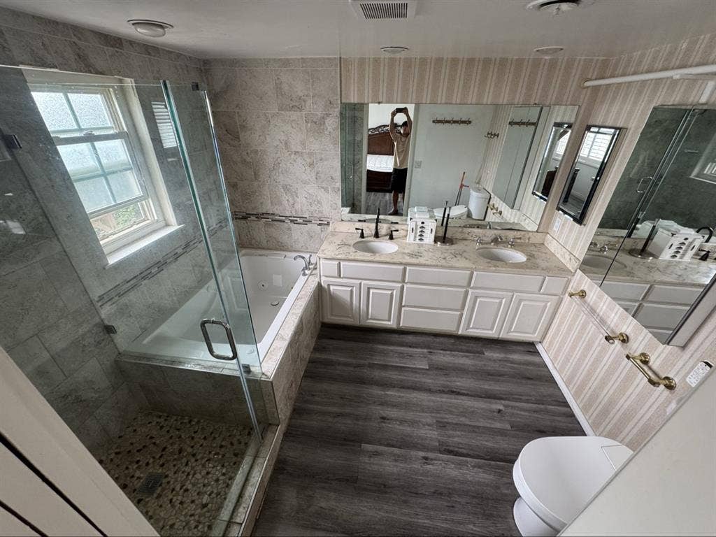 Master room for rent