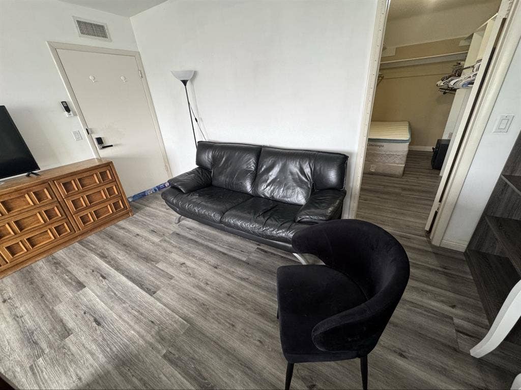 Master room for rent