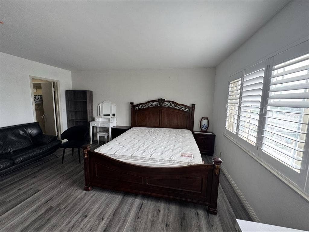 Master room for rent