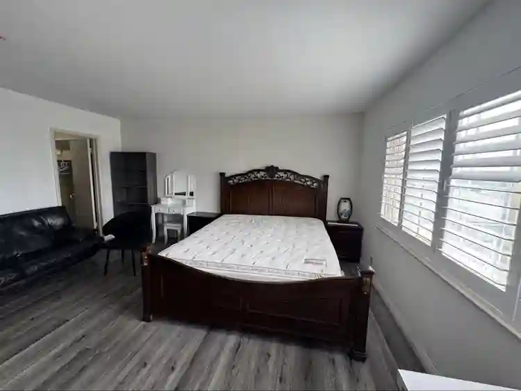 Master room for rent