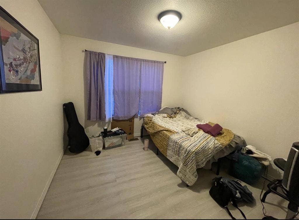 Nice room with single bed