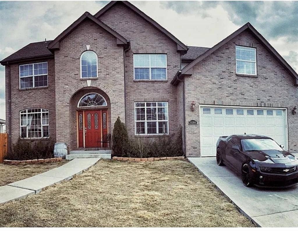 Full walk out basement apartment