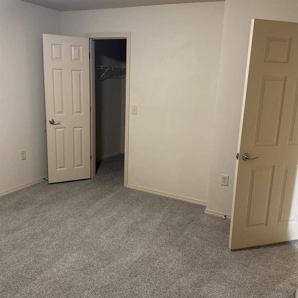 One bedroom, separate bath laundry