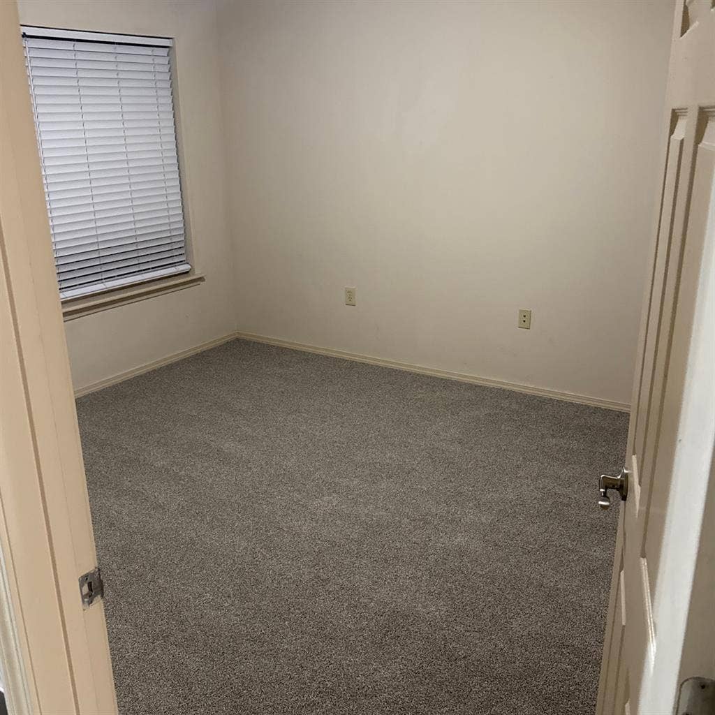 One bedroom, separate bath laundry