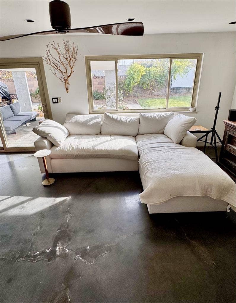 Private room, shared bathroom.