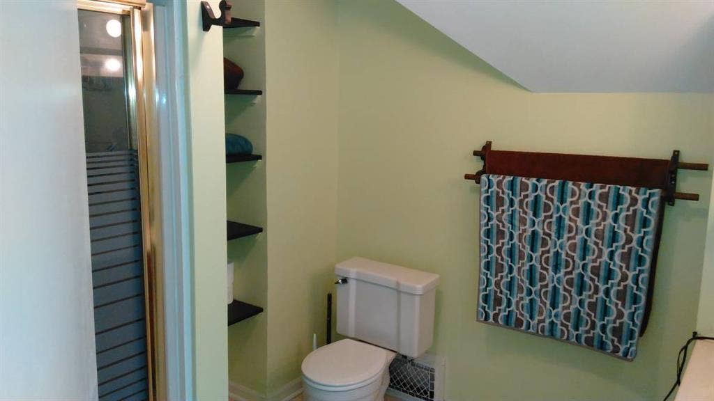 Room for rent - highly walkable!