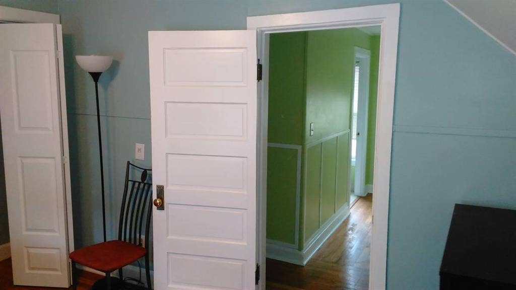 Room for rent - highly walkable!
