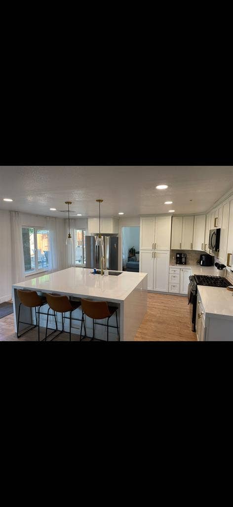 Room available in Antelope!