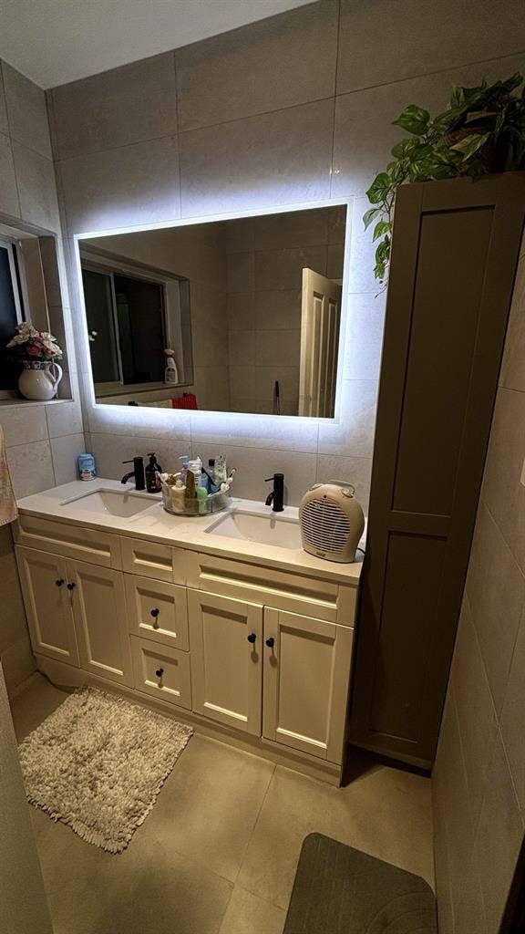 FULLY FURNISHED ROOM FOR RENT