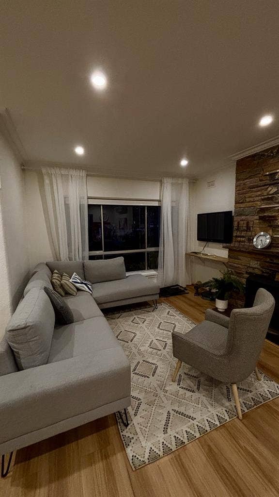 FULLY FURNISHED ROOM FOR RENT