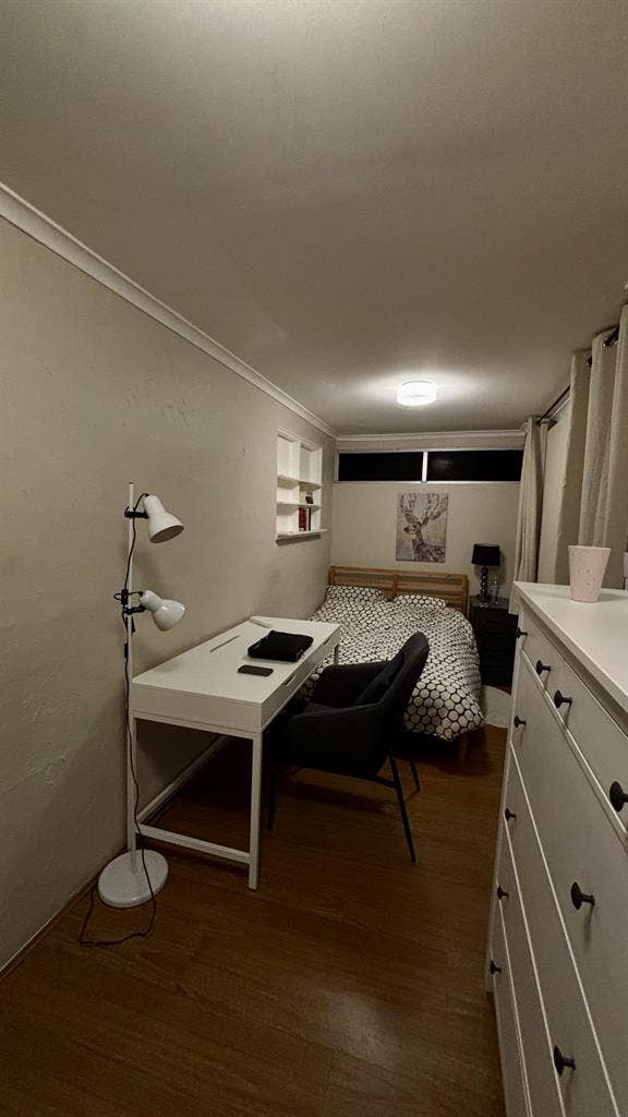 FULLY FURNISHED ROOM FOR RENT