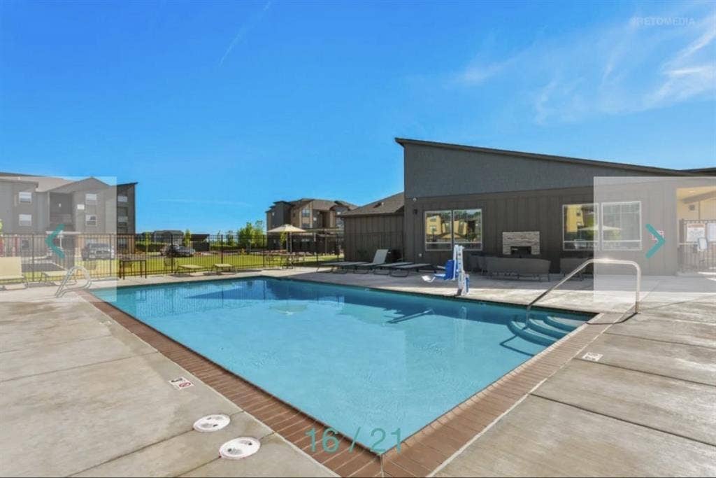 Looking for third female roommate