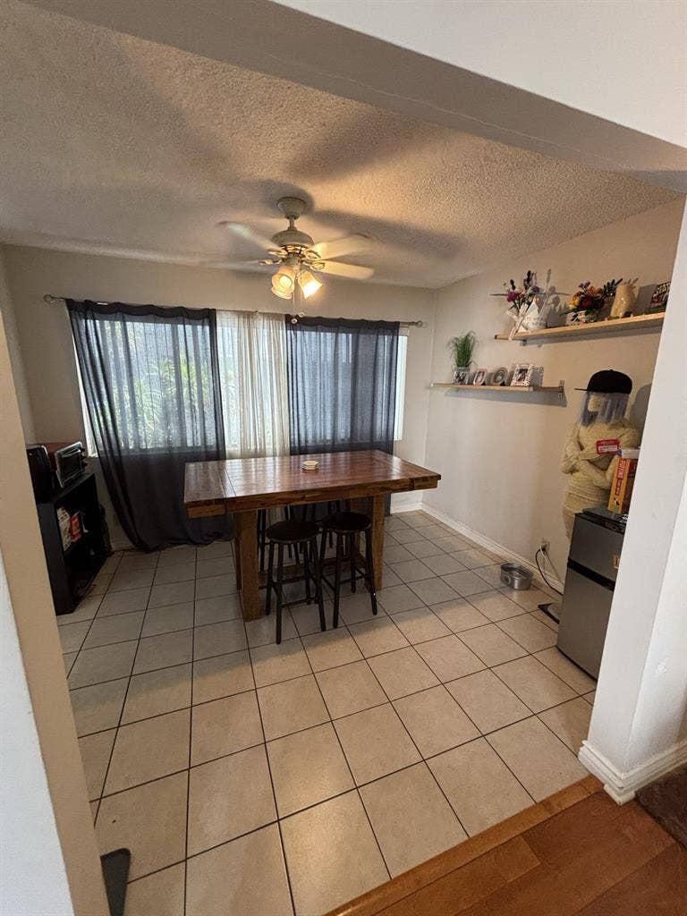 Large master bedroom for rent