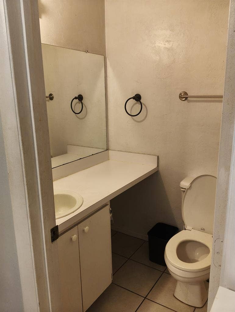 $580 Furn Rm Priv Bath