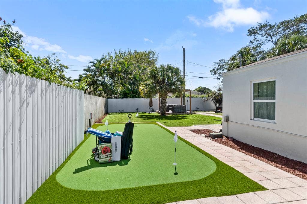 Full Furnished 2BD/1BA Home