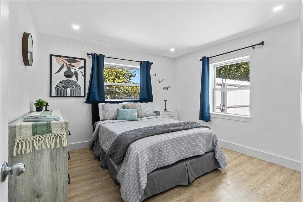 Full Furnished 2BD/1BA Home