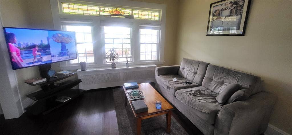 Room for rent in black rock bridgep