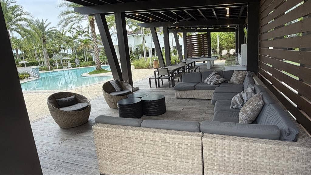 Beautiful furniture 1 bedroom