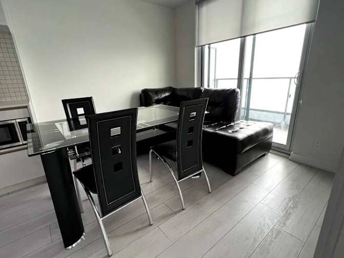Move Into a Cozy Vaughan Comfort!